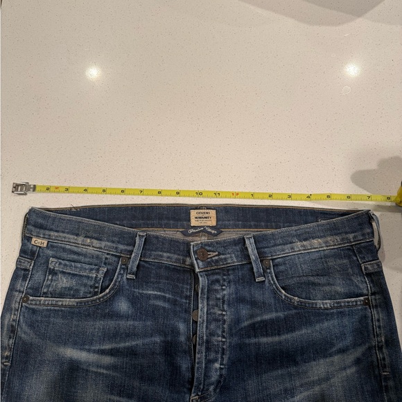 CITIZENS OF HUMANITY: COREY SLOUCHY SLIM COLOR: BLUE DISTRESSED SIZE: 28 - Picture 9 of 9